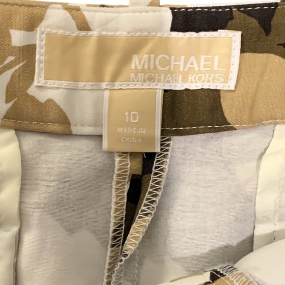 Michael Kors Flower Camo Print Stretch Shorts - Picture 4 of 6
